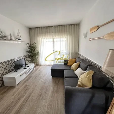 Tirane, jepet me qera apartament 1+1 Kati 4, 70 m² 650 € (QENDER)