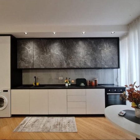 Tirane, shitet apartament 1+1+Ballkon Kati 4, 35 m² 82.000 € (Komuna Parisit)