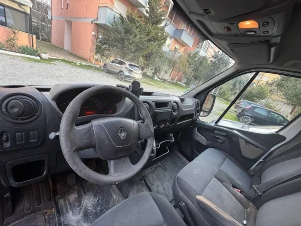 Urgjent! Renault/Master shitet/nderrohet.