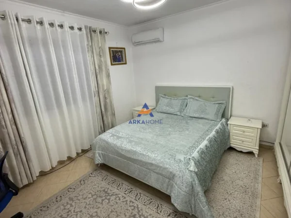 Tirane, jepet me qera Vile 1+1 Kati 1, 75 m² 521 € 
