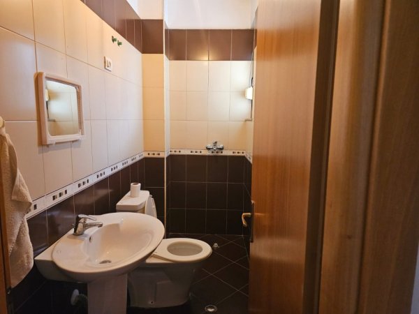 Tirane, jepet me qera apartament 2+1+Ballkon Kati 7, 100 m² 550 € (Astir/Rr.Teodor Keko/Hotel Marinaj)