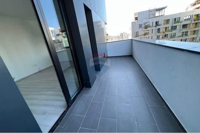 Tirane, jepet me qera ambjent biznesi , 100 m² 800 € (Square)