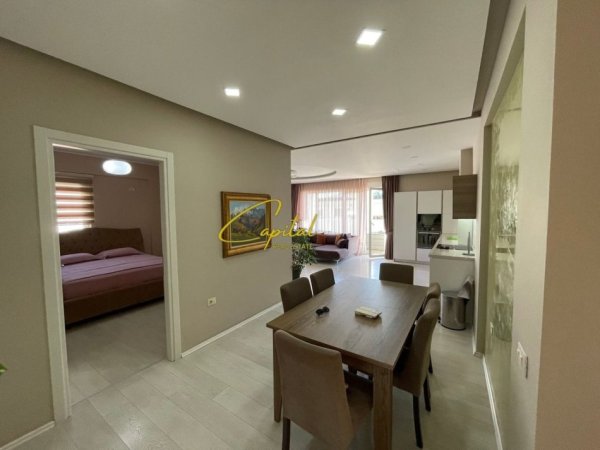 Tirane, jepet me qera apartament 3+1 Kati 4, 178 m² 1.400 € (LIQENI I THATE)