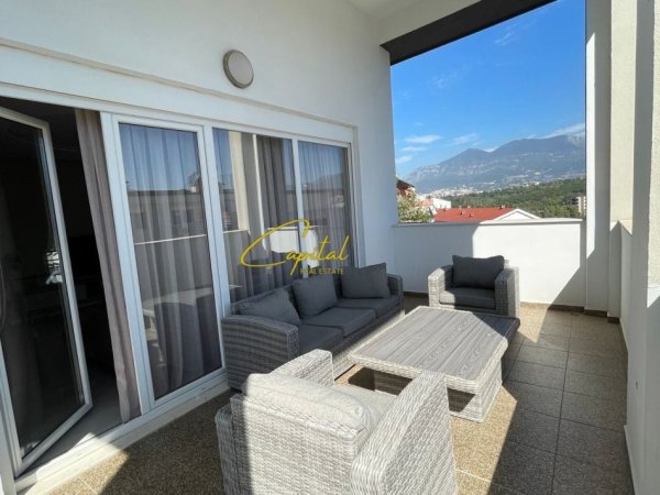 Tirane, jepet me qera apartament 3+1 Kati 4, 178 m² 1.400 € (LIQENI I THATE)