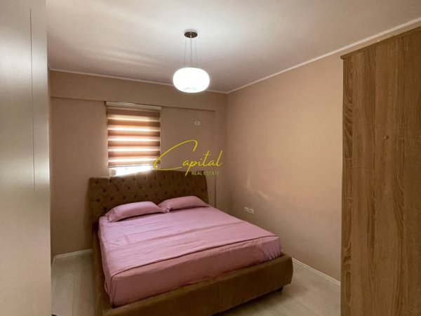 Tirane, jepet me qera apartament 3+1 Kati 4, 178 m² 1.400 € (LIQENI I THATE)