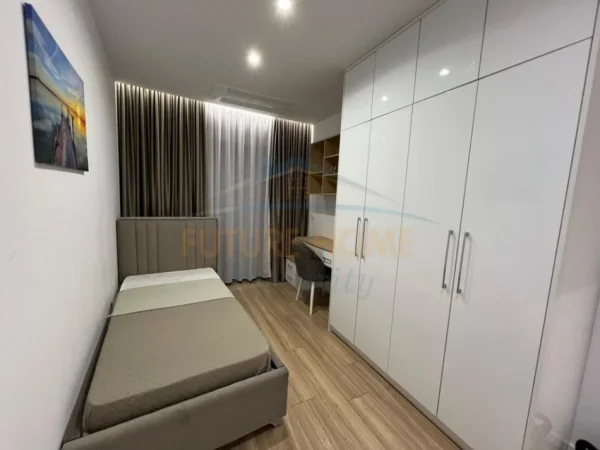 Tirane, jepet me qera apartament 2+1+Ballkon Kati 1, 88 m² 1.300 € (Lake View Residence, Tiranë.)