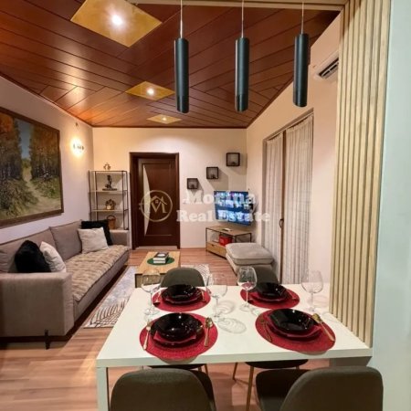 Tirane, jepet me qera Vile 1+1 Kati 2, 55 m² 600 € (Kompleksi Delijorgji)
