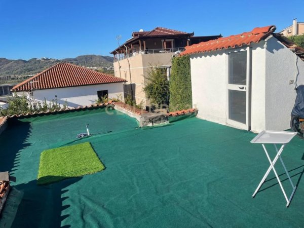 Tirane, shitet shtepi 1+1 Kati 0, 260 m² 270.000 € (Sauk)