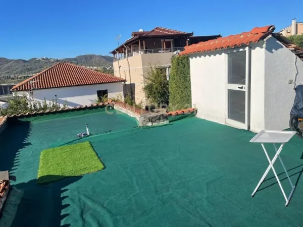 Tirane, shitet shtepi 1+1 Kati 0, 260 m² 270.000 € (Sauk)