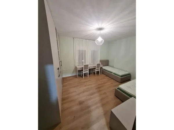 Tirane, shitet apartament 2+1+Ballkon Kati 5, 94 m² 210.000 € 