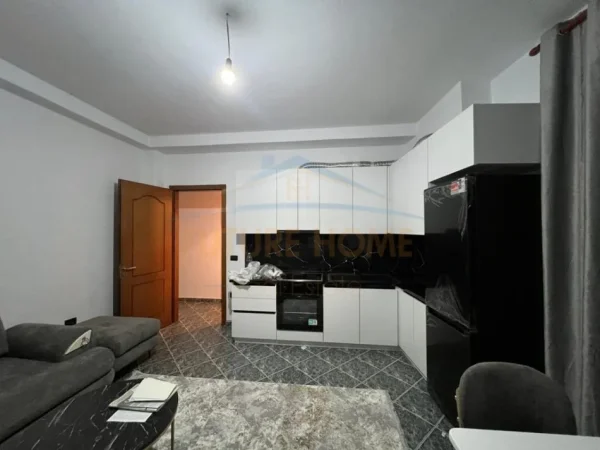 Tirane, jepet me qera apartament 2+1 Kati 3, 87 m² 500 € (Fresku)