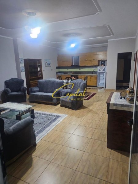 Tirane, jepet me qera apartament 2+1 Kati 4, 95 m² 350 € (SAUK)