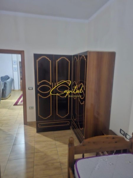 Tirane, jepet me qera apartament 2+1 Kati 4, 95 m² 350 € (SAUK)