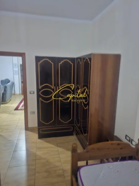 Tirane, jepet me qera apartament 2+1 Kati 4, 95 m² 350 € (SAUK)