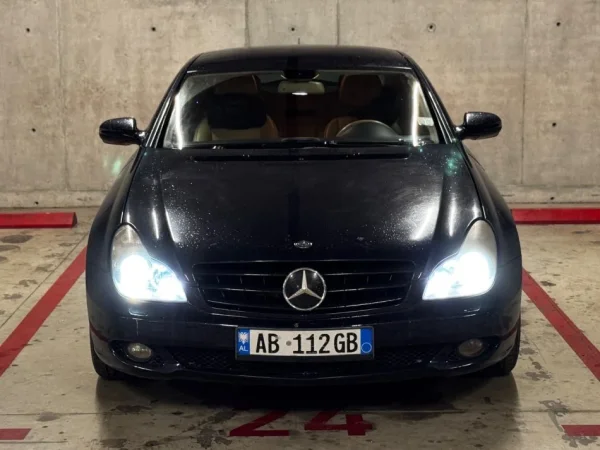 Tirane, shitet makine Mercedes CLS 320 CDI FACELIFT | 3.0 V6 | Disqe AMG | Zvicre Nafte, blu e errët automatik Klima 247.000 km 7200€