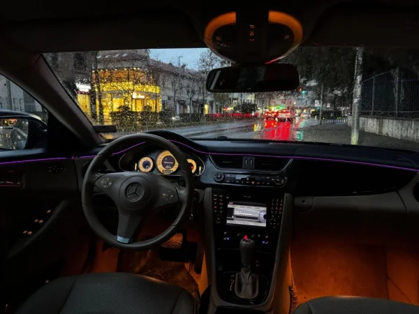 Tirane, shitet makine Mercedes CLS 320 CDI FACELIFT | 3.0 V6 | Disqe AMG | Zvicre Nafte, blu e errët automatik Klima 247.000 km 7200€