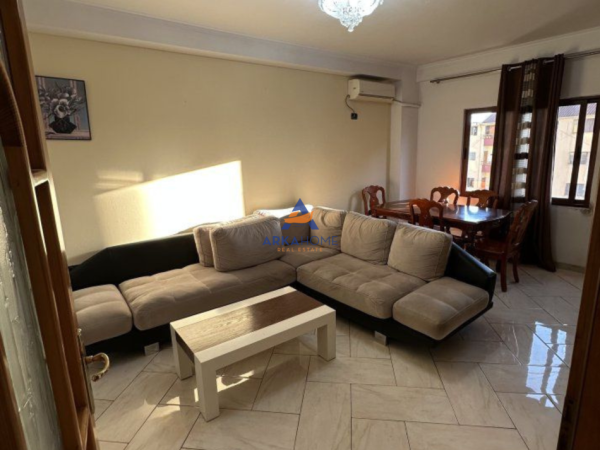 Tirane, jepet me qera apartament 2+1 Kati 4, 86 m² 500 € 