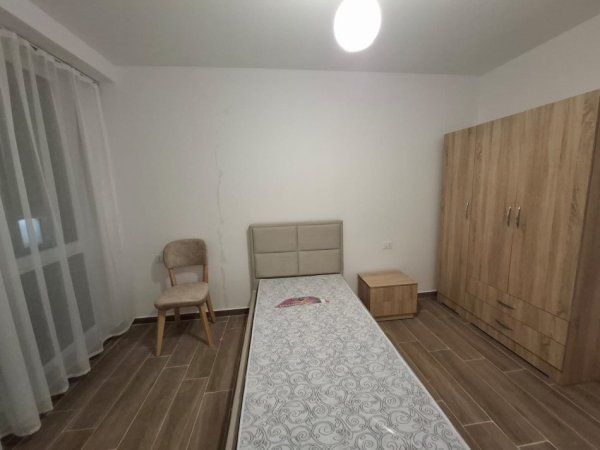 Tirane, jepet me qera apartament 2+1 Kati 2, 100 m² 500 € 
