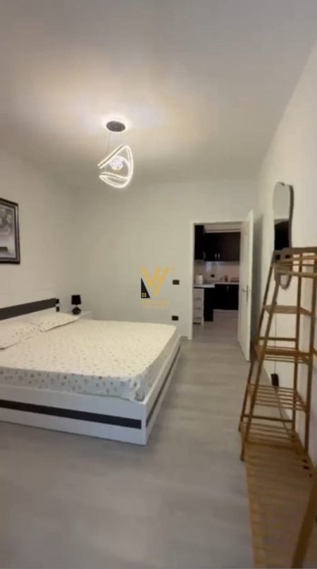 Tirane, jepet me qera apartament 1+1+Ballkon Kati 7, 83 m² 450 € (ASTIR)