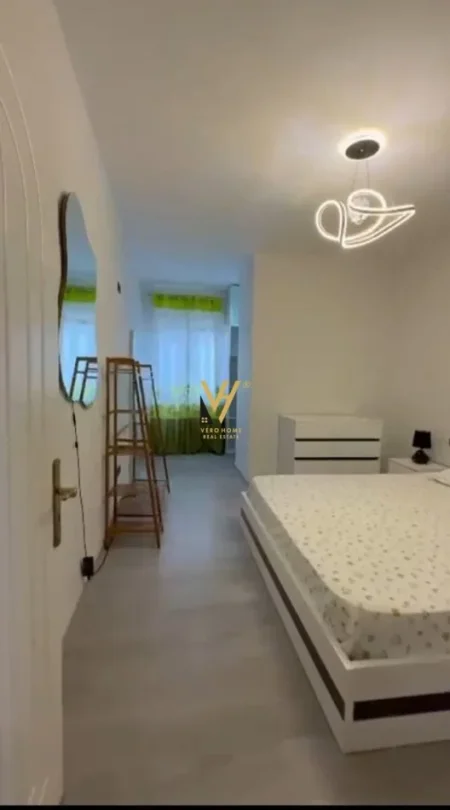 Tirane, jepet me qera apartament 1+1+Ballkon Kati 7, 83 m² 450 € (ASTIR)