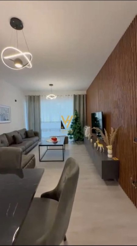 Tirane, jepet me qera apartament 1+1+Ballkon Kati 7, 83 m² 450 € (ASTIR)