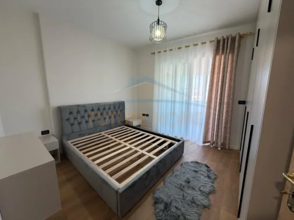 Tirane, shitet apartament 2+1+Ballkon Kati 8, 78 m² 127.000 € (Unaza e re)