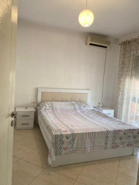 JEPET ME QIRA APARTAMENT 1+1 NE 5 MAJI , 450 Euro