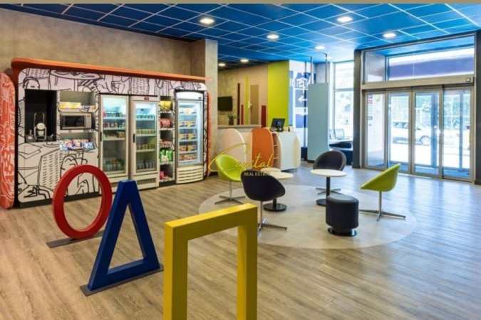 Tirane, jepet me qera zyre Kati 2, 448 m² 4.500 € (ISH BLLOKU)