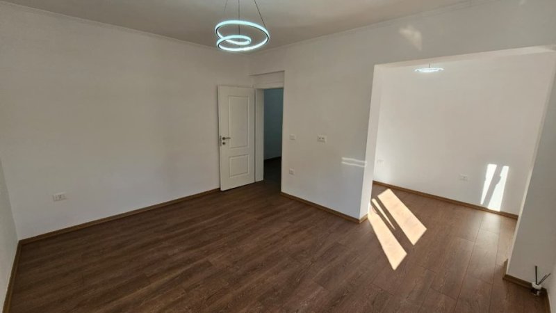 Tirane, shitet apartament 2+1 Kati 4, 76 m² 145.000 € 