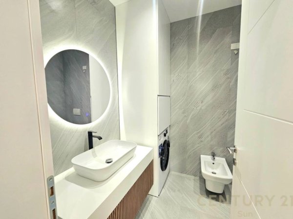 Tirane, jepet me qera apartament 2+1 Kati 2, 88 m² 1.300 € (Lake View)