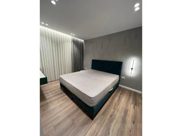 Tirane, jepet me qera apartament 2+1 Kati 7, 84 m² 700 € (Ish fusha Aviacionit)