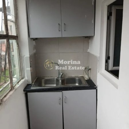 Tirane, jepet me qera apartament 1+1 Kati 2, 60 m² 250 € (Kombinat)