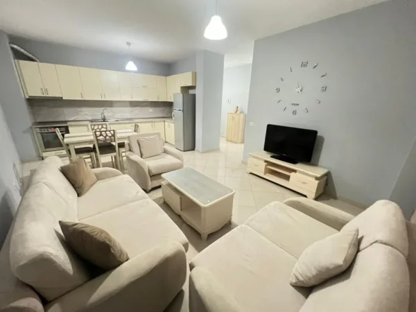 Tirane, jepet me qera apartament 2+1 Kati 3, 80 m² 580 € (rruga e Dibres)