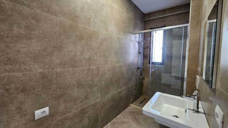 Tirane, jepet me qera apartament 3+1+Ballkon Kati 6, 900 € (rruga Xhanfize Keko)