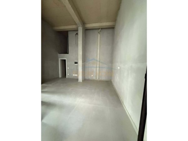 Tirane, jepet me qera ambjent biznesi , 36 m² 400 € (ASTIR)