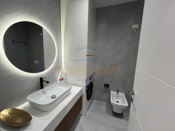 Tirane, jepet me qera apartament 2+1 Kati 1, 88 m² 1.300 € (Lake View Residence)