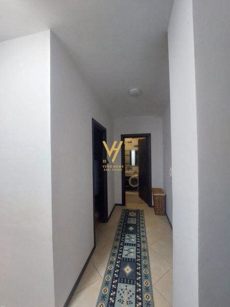 Tirane, jepet me qera apartament 2+1+Ballkon Kati 7, 140 m² 900 € (ISH ATSH)