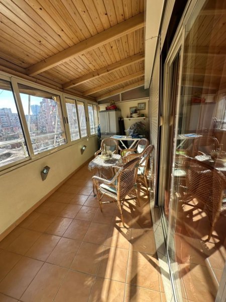 Tirane, jepet me qera apartament 2+1+Ballkon Kati 4, 110 m² 700 € (Rruga e Barrikadave)