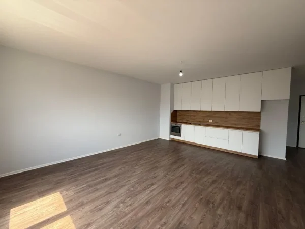 Tirane, jepet me qera apartament 2+1+Ballkon Kati 2, 92 m² 450 € (Sauk)