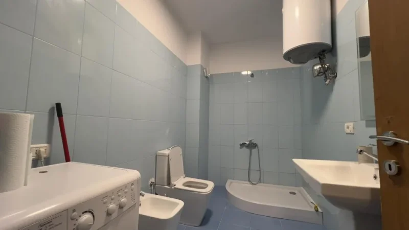 Tirane, jepet me qera apartament 1+1+Ballkon , 84 €