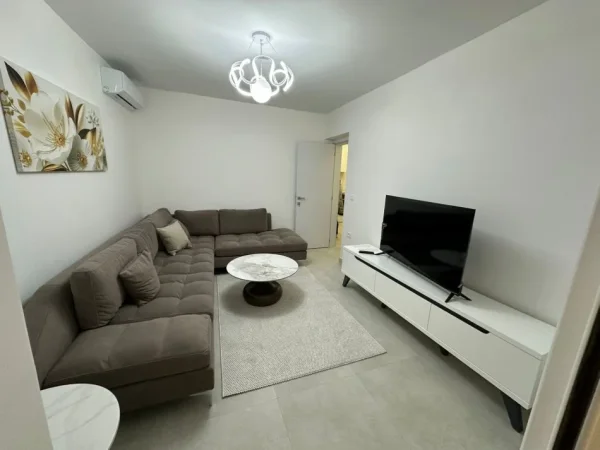 Tirane, jepet me qera apartament 2+1 Kati 2,