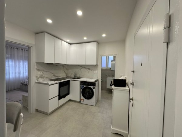 Tirane, jepet me qera apartament 2+1 Kati 2,