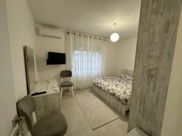 Tirane, jepet me qera apartament 2+1 Kati 2,