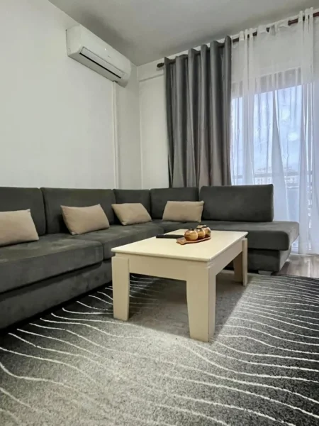 Tirane, jepet me qera apartament 1+1+Ballkon Kati 5, 69 m² 500 € (Zogu i Zi)