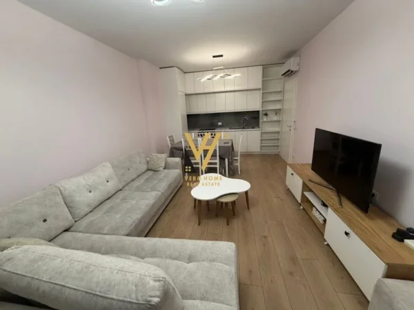 Tirane, jepet me qera apartament 1+1+Ballkon Kati 3, 75 m² 550 € (5 MAJI)