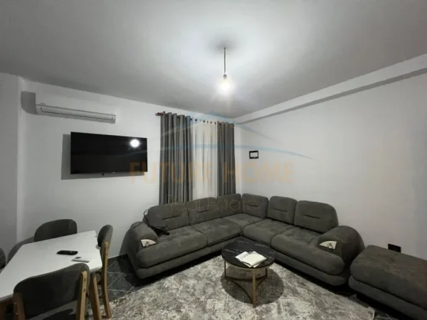 Tirane, Qera apartament 2+1 Kati 3, 87 m²