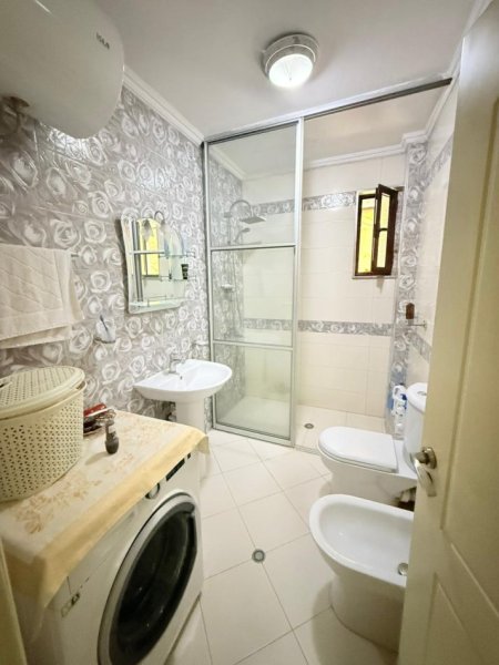 Tirane, jepet me qera apartament 2+1+Ballkon Kati 7, 80 m² 600 € (Fusha Aviacionit)