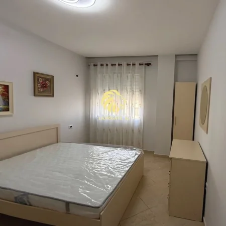 Tirane, jepet me qera apartament 1+1+Ballkon Kati 7, 74 m² 430 € 