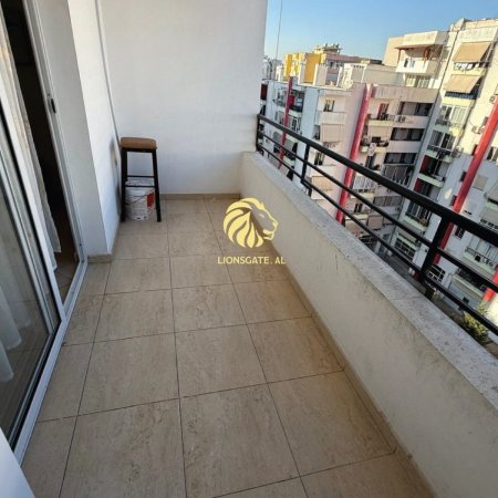 Tirane, jepet me qera apartament 1+1+Ballkon Kati 7, 74 m² 430 € 