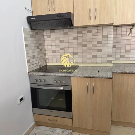 Tirane, jepet me qera apartament 1+1+Ballkon Kati 7, 74 m² 430 € 